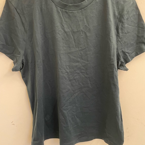 NWOT Theory tshirt size XL - Picture 3 of 4